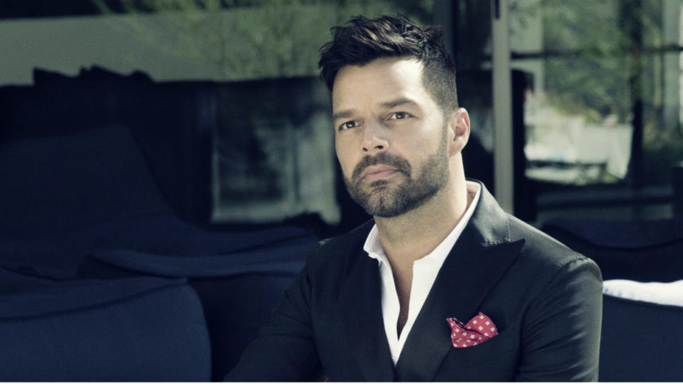 Ricky Martin pede ajuda para salvar vítimas em Orlando