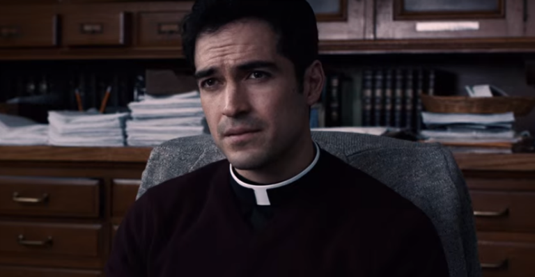 Medo: série “O exorcista” com o fofo do Alfonso Herrera como padre!