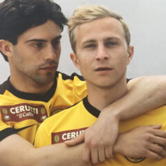 Banido em Cannes, filme que aborda romance gay entre dois jogadores de futebol estreia no Globoplay