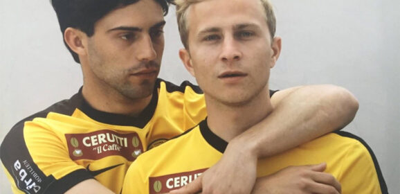 Banido em Cannes, filme que aborda romance gay entre dois jogadores de futebol estreia no Globoplay