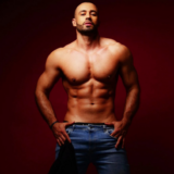 O aniversário de Mateo Ospina está chegando no Flirt4Free