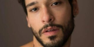 Bruno Fagundes revela que se afundou em drogas para tentar se esconder sobre ser gay: “Fui muito pressionado”