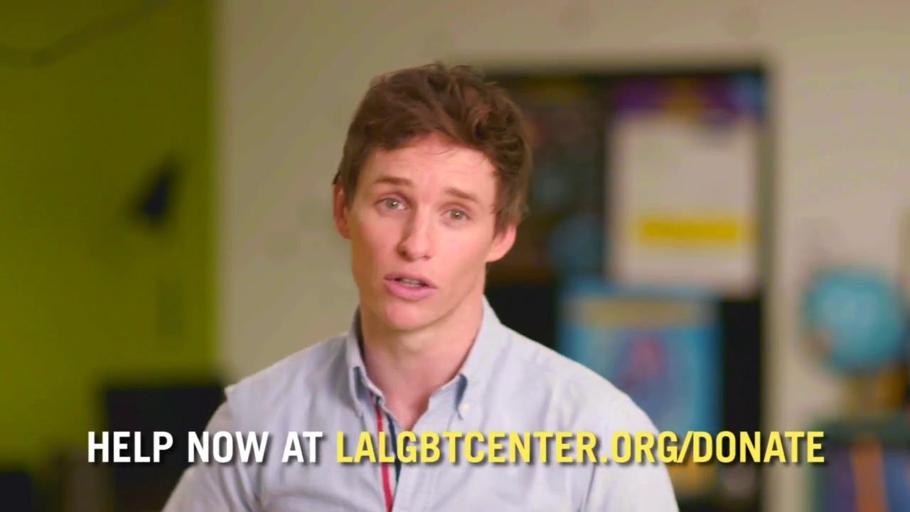 Coisa mais linda: Eddie Redmayne apoia centro LGBT em LA!