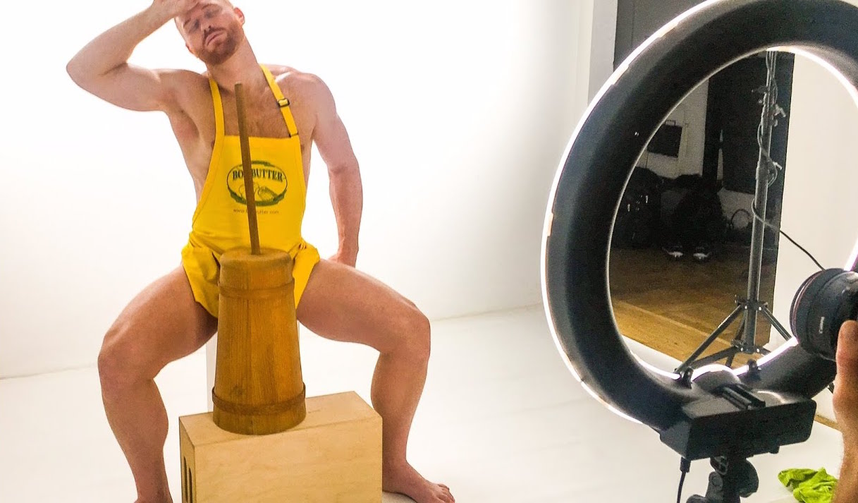 Comercial de lubrificante foi banido por ser “gay demais”