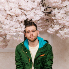 Presente de fim de ano do Manhunt: baixe agora o novo álbum do rapper gay Elijah Daniel – de graça!