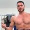 Ricardo Tozzi aparece diferentão e é comparado a Wolverine
