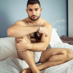 Médico vence luta contra o coronavírus e ganha o Mister Gay World Pride