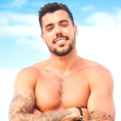 Confinado em A Fazenda, Lipe Ribeiro acorda animado e deixa fãs babando: “chocado”