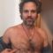 Mark Ruffalo vai ser o pai de Ryan Reynolds em aventura para a Netflix