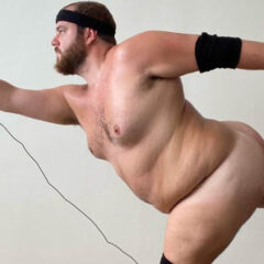 Influencer se inspira em Grace Jones para posar nu e celebrar o amor próprio: “Fiz as pazes com o meu corpo”