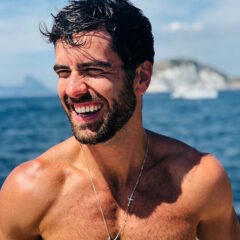 Marcos Pitombo faz ensaio fotográfico quente e agita web