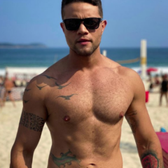 Policial gay tem porte de arma suspenso e aponta homofobia: “Perseguição por causa da minha sexualidade”