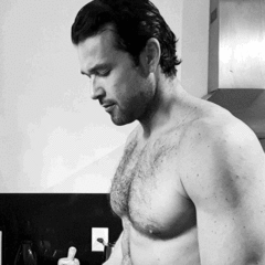 Só dá ele aqui no blog: Sérgio Marone post foto de treino e “anima” seus fãs :)