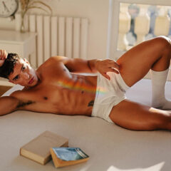 Astro de série da Disney abre conta no OnlyFans voltada para o público gay