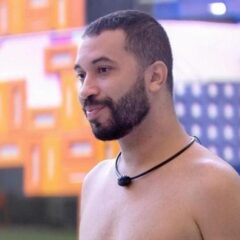 BBB 21: Globo termina programa às pressas após Gil mostrar a bunda ao vivo