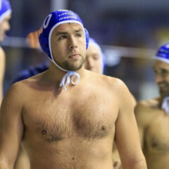 Jogador sérvio de polo aquático é punido após insulto homofóbico contra jogador gay