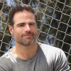 Ator das novelas mexicanas, Roberto Manrique, revela que é gay