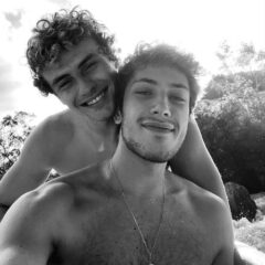 Casal que protagoniza beijo gay no clipe de Juliette namora na vida real