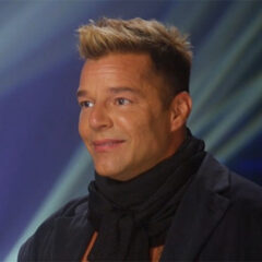 Ricky Martin surge irreconhecível em entrevista; equipe do cantor explica