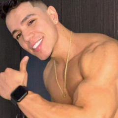 Chirs Morgan, modelo do Flirt4Free quer sexo em vários lugares