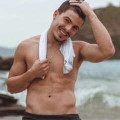 Ex-Carrossel Thomaz Costa cria perfil no OnlyFans e ameaça quem vazar conteúdo: “Receberá um processinho”