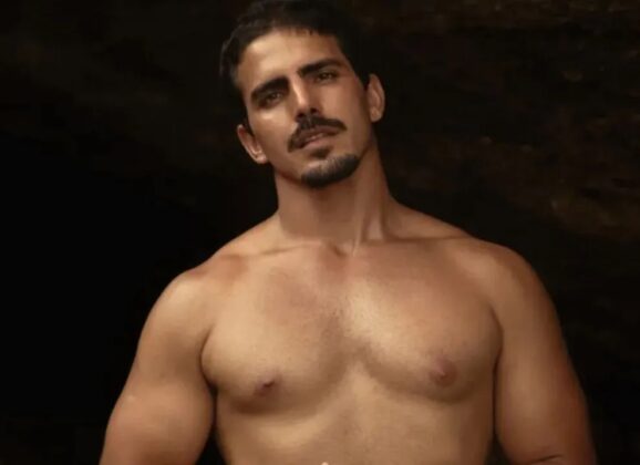 Participante de reality do Globoplay viraliza ao beijar 3 homens diante da namorada