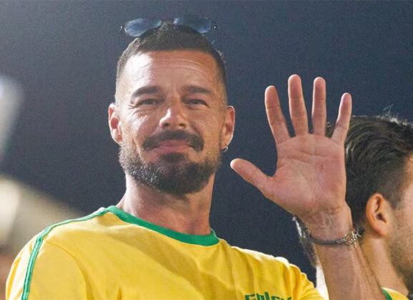 Ricky Martin celebra passagem pelo Rio de Janeiro: “A vida muda depois de um bom Carnaval no Brasil”
