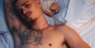 Filho de David Beckham fará estreia como ator em romance LGBT+