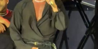 Vídeo de Ricky Martin durante show em Istambul viraliza após gesto ousado no palco durante show