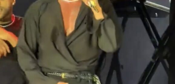 Vídeo de Ricky Martin durante show em Istambul viraliza após gesto ousado no palco durante show